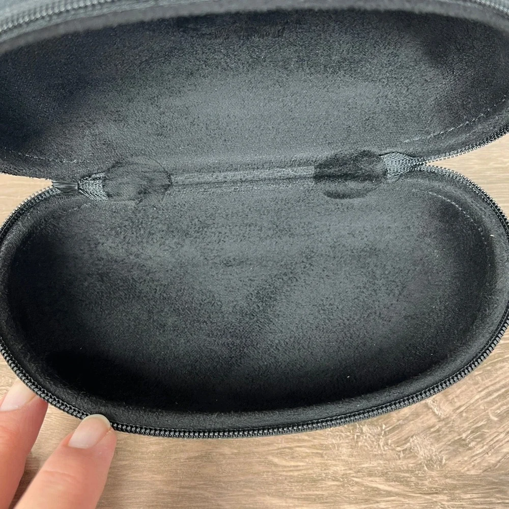 Under Armour Sunglasses Case Black Hard Shell Zippered With Cloth Sticker